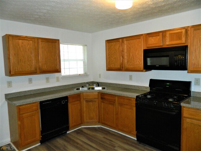 Building Photo - 20 Chantilly Pl