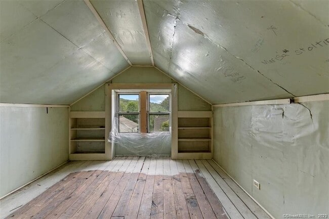 Building Photo - 44 Culver St