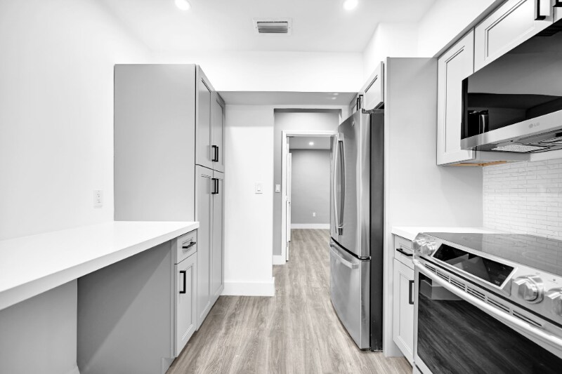 Building Photo - 645 NE 149th St