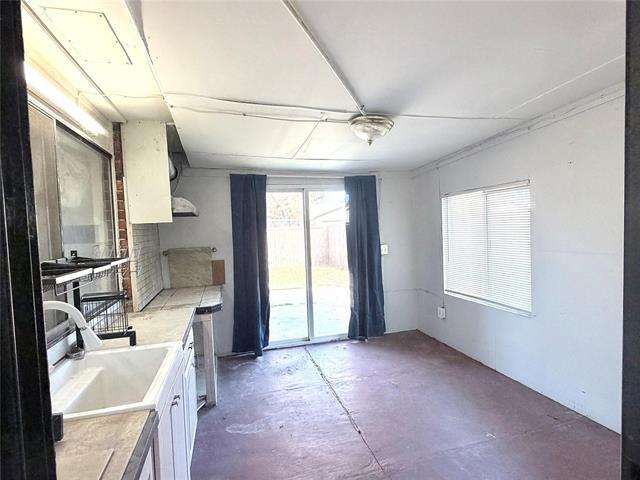 Building Photo - 220 Park Meadow Way