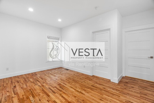 Building Photo - 510 Deaverview Rd