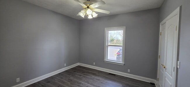 Building Photo - 789 Old Prospect Rd