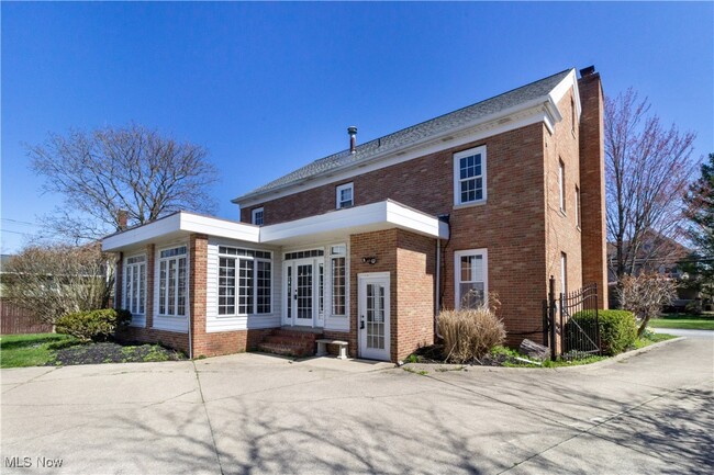 Building Photo - 559 Wadsworth Rd