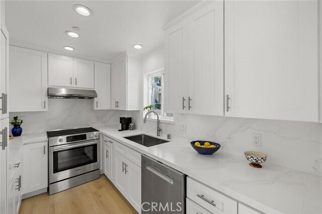 Building Photo - 1045 Gaviota Dr