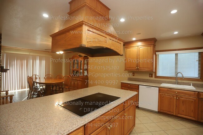 Building Photo - 11441 Park Ln