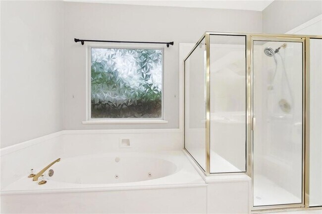 Building Photo - 1306 Woodmere Dr