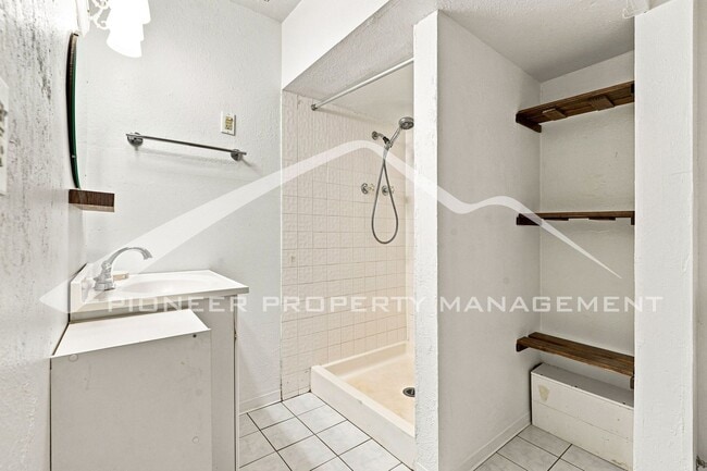 Building Photo - 1234 S Idalia St