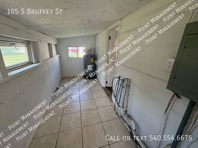 Building Photo - 105 S Bruffey St