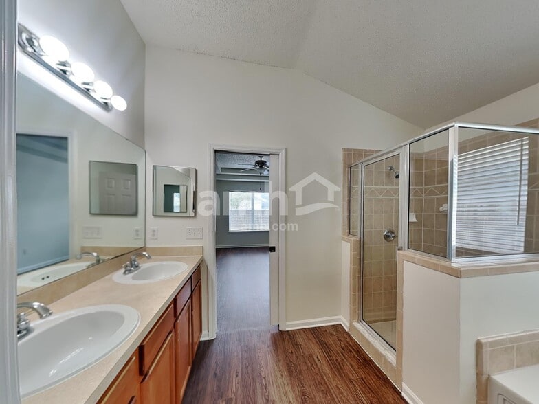 Building Photo - 6628 Morse Glen Ln