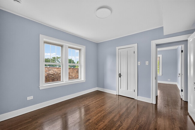 Building Photo - 1101 S Oak Park Ave