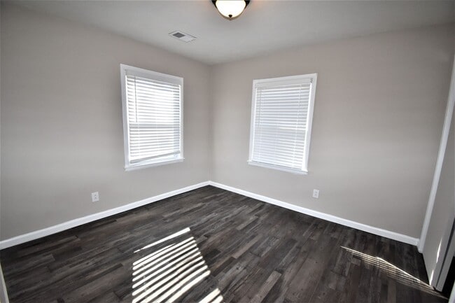 Building Photo - 115 W Fork Dr