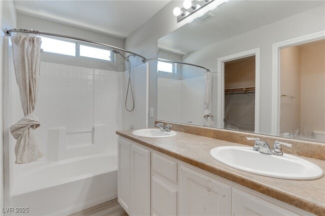 Building Photo - 6085 Aripeka St