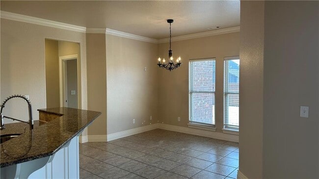 Building Photo - 2005 SW Pinoak Ave