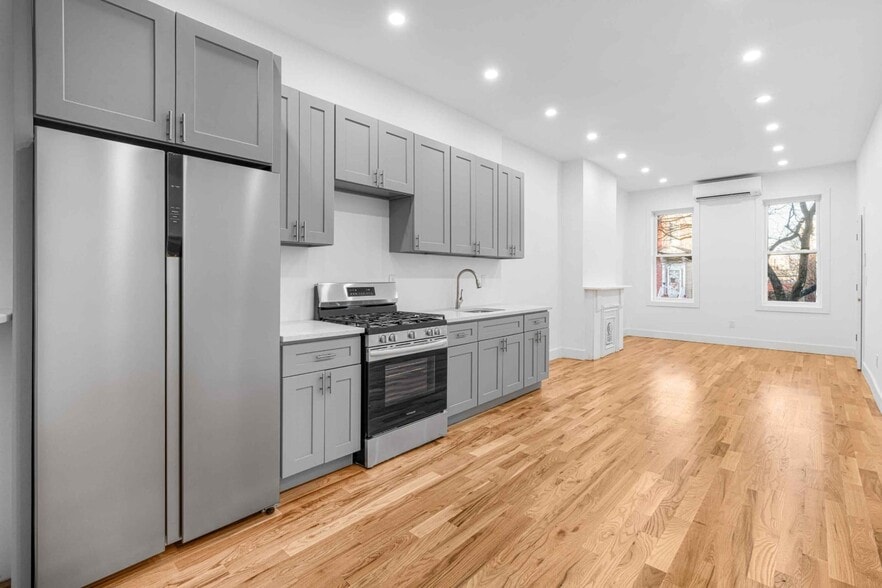 Building Photo - 1208 St Marks Ave