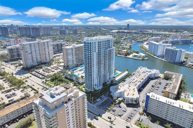 Building Photo - 1945 S Ocean Dr