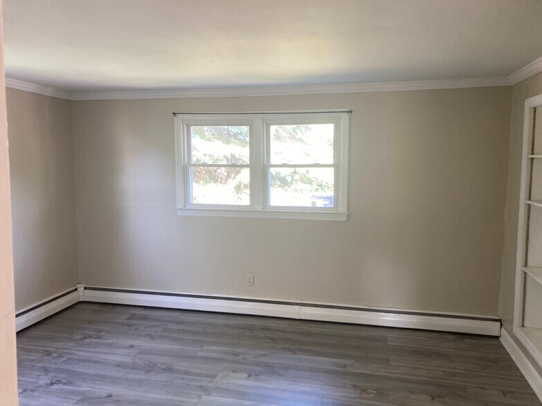 Building Photo - 152 Dalton St