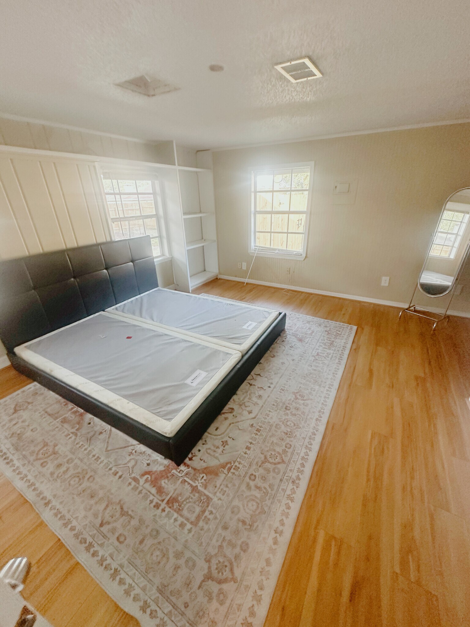 Master Bedroom, 2 walk-in closets, KING SIZE BED (WILL HAVE MATTRESS) - 6400 W Fairfield Dr