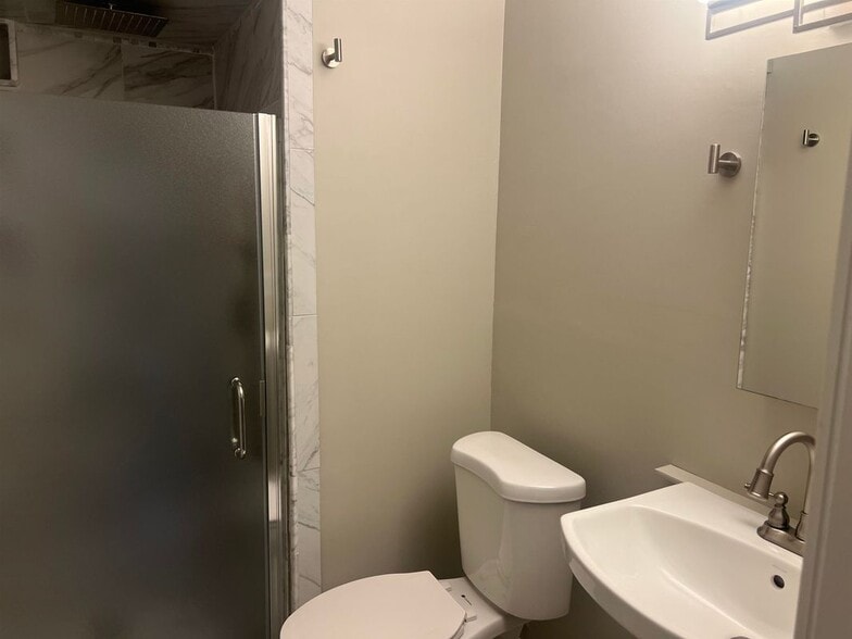 Building Photo - 416 Springbrook