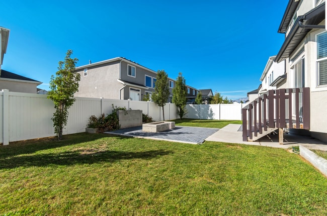 Building Photo - Spacious 6-Bedroom Home in the Heart of Vi...