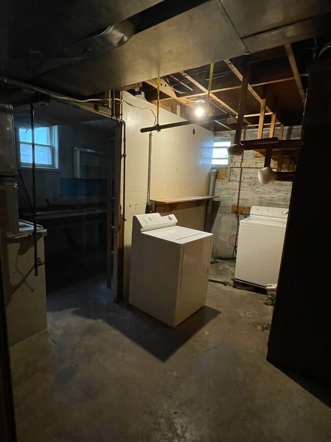 Building Photo - 3 Bedroom, 2 Bath Home for Rent