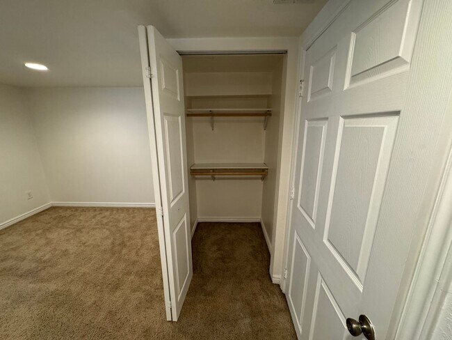 Building Photo - LEASING! Available June 30th