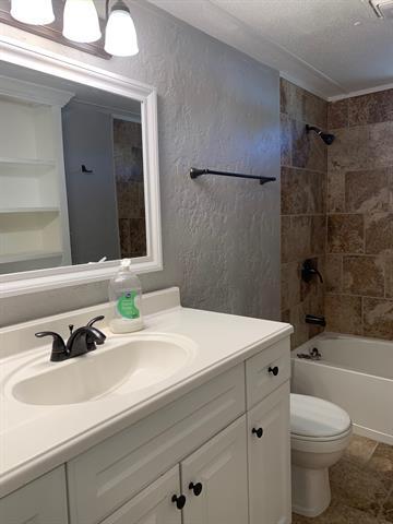 Building Photo - 120 Overland Ct