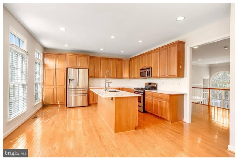 Building Photo - 213 Oak Knoll Terrace