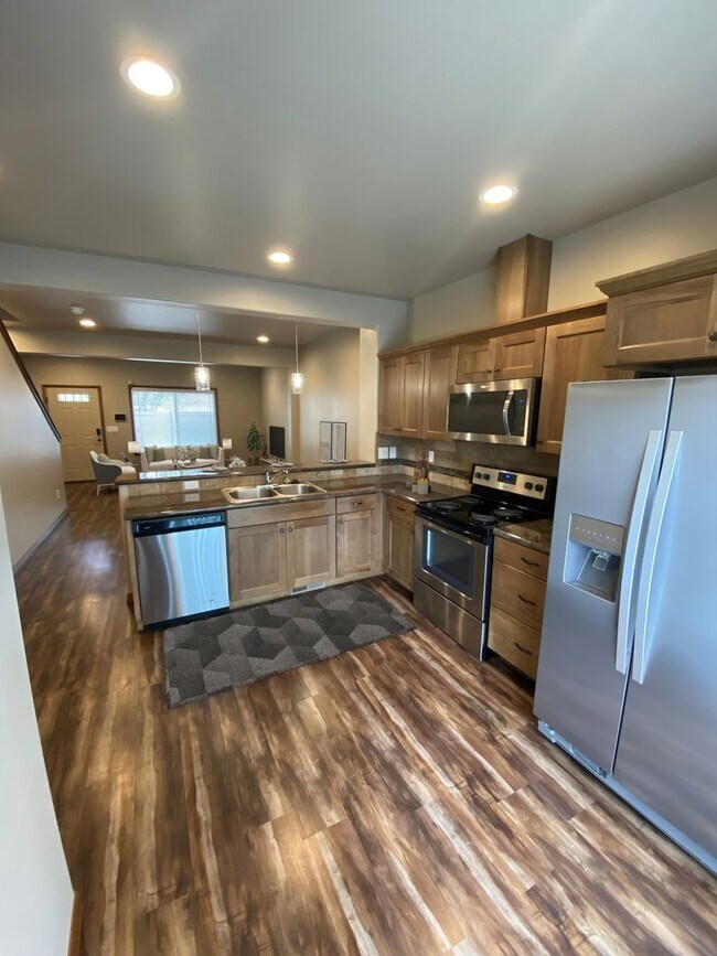 Building Photo - Lower Rent? And $500 Off Your First Month's Rent? In This Economy?! That Means More Money for Tacos!