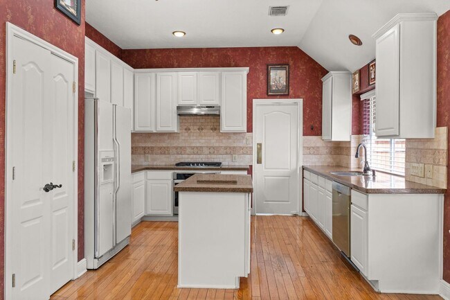 Building Photo - 4503 Summer Lakes