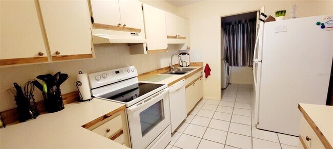 Building Photo - 3505 Tarpon Woods Blvd