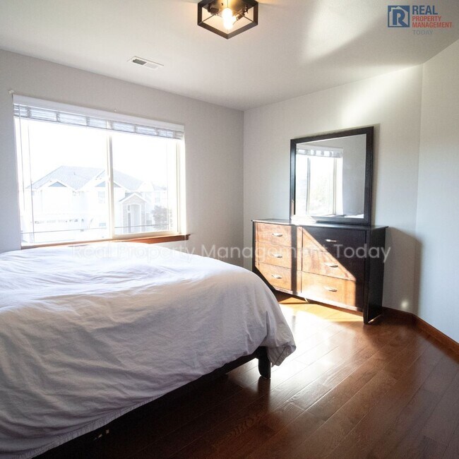 Building Photo - 4 Bedroom House in Puyallup! (Virtual Tour...