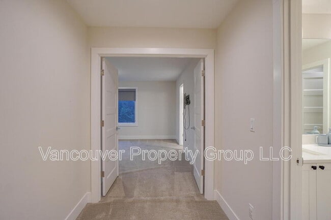 Building Photo - 6604 NE 107th St