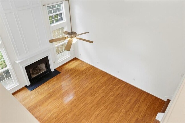 Building Photo - 490 Chippenham Ct