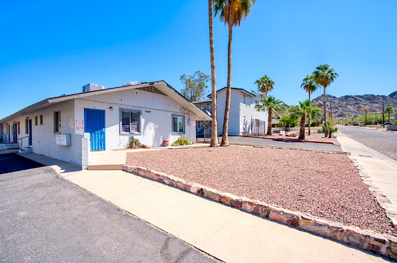 Building Photo - 1452 E Cinnabar Ave