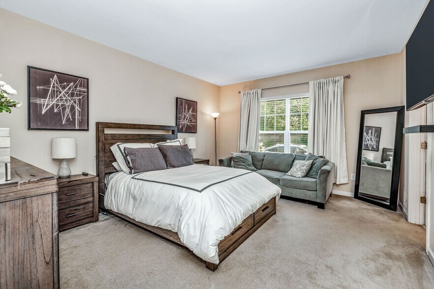 Master Bedroom - 3316 Wasson Rd