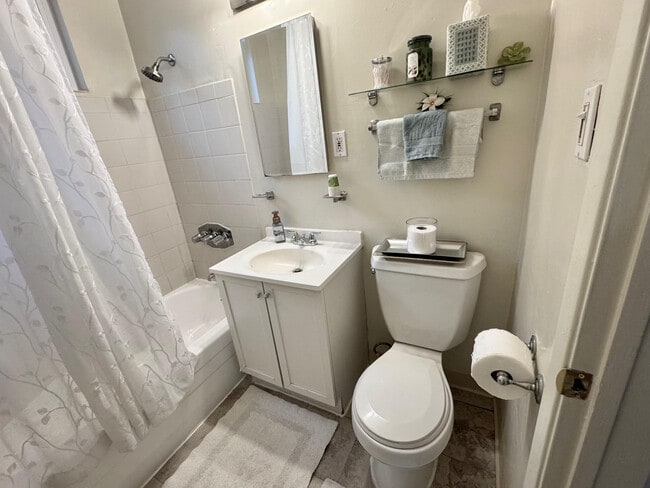 Building Photo - 10519 Chandler Blvd