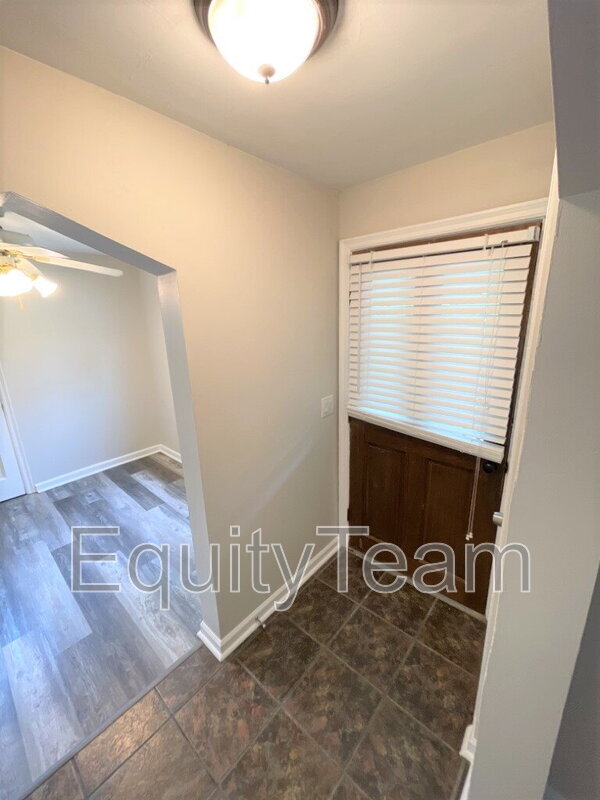 Building Photo - 2854 Allview Cir