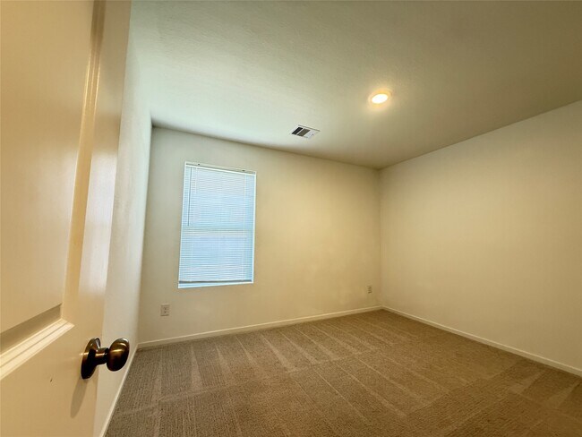 Building Photo - 26746 Prairie Smoke Ln