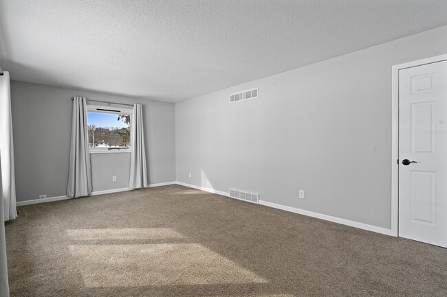 Building Photo - 9402 65th St NE