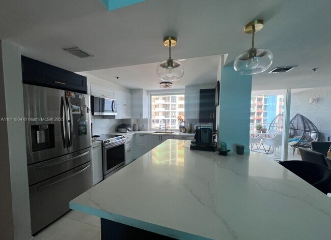 Building Photo - 1627 Brickell Ave