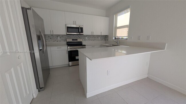 Building Photo - 12884 SW 232nd Ln