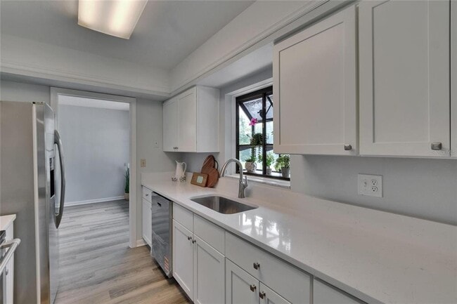 Building Photo - 16112 N 15th St