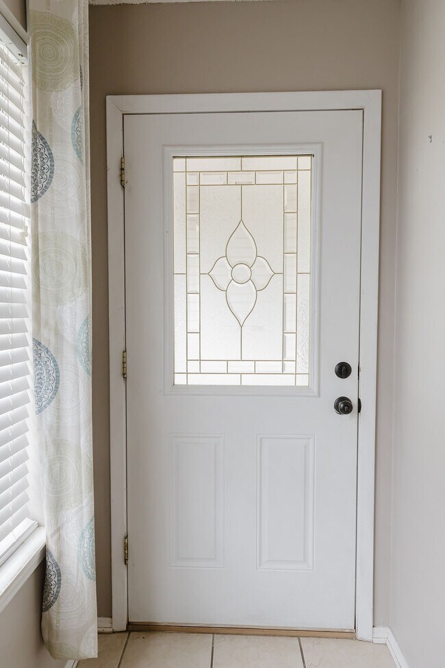 Building Photo - 1105 Gordon Blvd