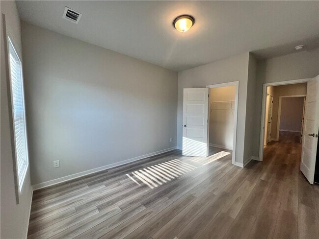 Building Photo - 150 Cruce Lake Ct