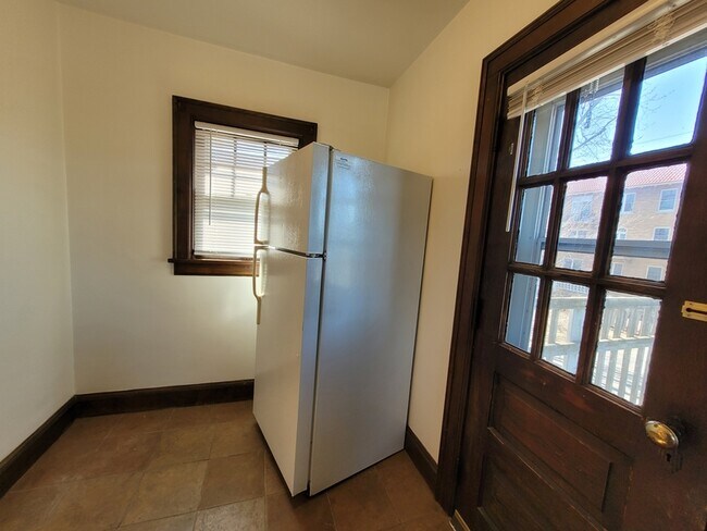 Building Photo - 426 S Quincy St