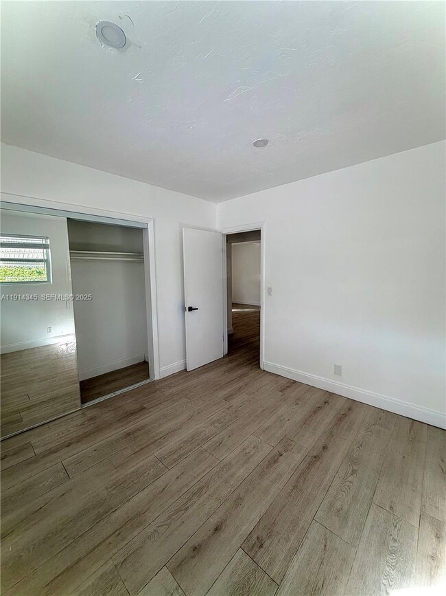 Building Photo - 224 SW 10th St