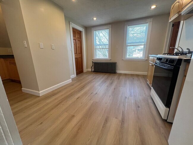 Building Photo - 22 Park Rd