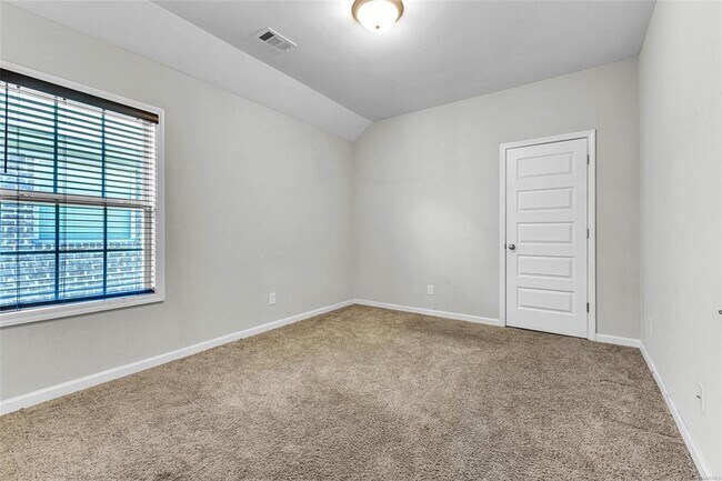 Building Photo - 816 Hedgefield Way