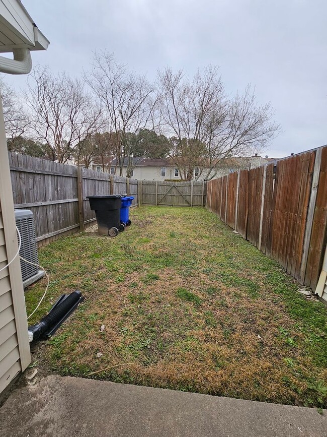 Building Photo - Updated Two Bedroom Towne Home in Churchland