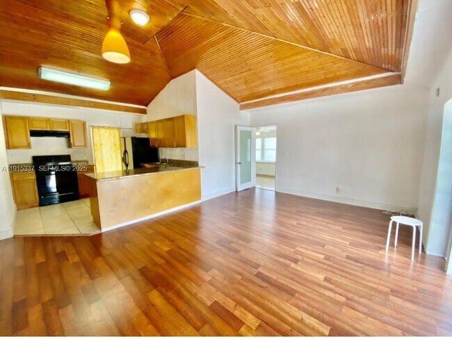 Building Photo - 2402 NW 42nd St